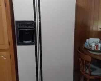 Side by Side Freezer Refrigerator 