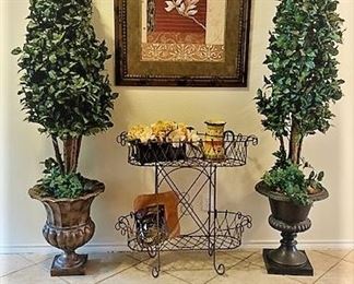 Topiary Entry Hall