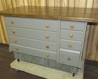 Kitchen Table w/Drawers