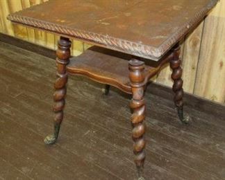 Parlor Table w/Twist Design Legs