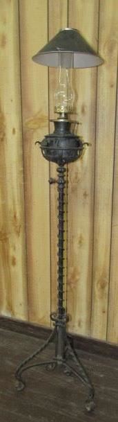 Cast Iron Stand w/Oil Lamp