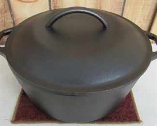 Cast Iron Lodge Dutch Oven