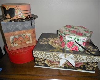 Lot of 5 decorative boxeshttps://ctbids.com/#!/description/share/209073             