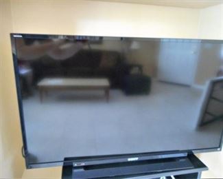 Sony Bravia 40" flat screen TV w/remote  https://ctbids.com/#!/description/share/209195