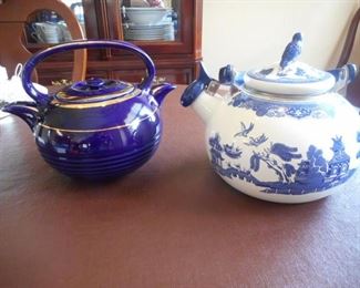 Lot of 2 tea pots - twin spout Teamaster royal blue tea pot & white enameled tea pot https://ctbids.com/#!/description/share/209298