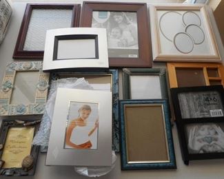 Lot of 12 frames - various sizes, shapes & colors https://ctbids.com/#!/description/share/209976