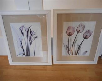 Pair of framed & matted flower prints, 18.5 x 22.5" tall   https://ctbids.com/#!/description/share/210636