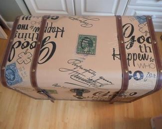 cute storage trunk/ table/decor item, 27"wide x 16 deep https://ctbids.com/#!/description/share/210654