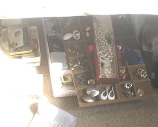 Lots of Individual jewelry