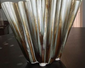 Royal Hickman Brown Modern Vase   https://ctbids.com/#!/description/share/207473