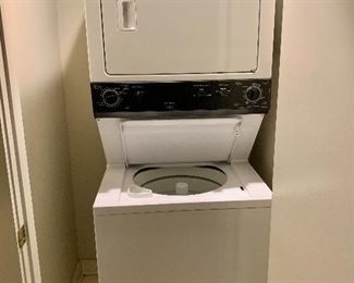 Stacking washer & dryer (in guesthouse/garage)