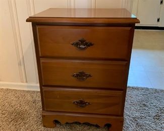 #24		3 drawer end table laminat top 20x14x25	 $30.00 
