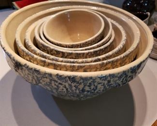 Vintage Roseville Robinson bowl set
