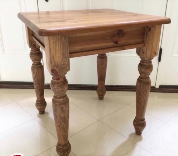 Beautiful brand new pottery barn table paid $349 asking $95 .. never used 