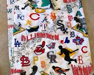 Flat Twin Sheet with Pillow are MLB motif