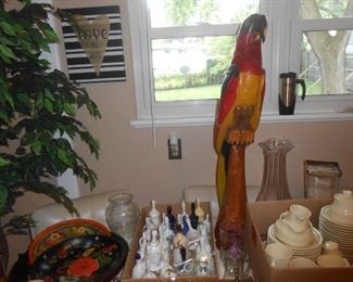 Awesome hand-carved 3' Parrot
