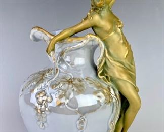 Beautiful Ernst Wahliss Art Nouveau vase/pitcher