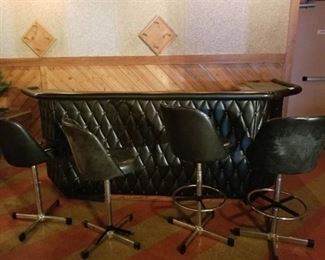 Black Padded Bar With 4 Stools