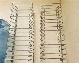 2 Metal Pizza Holding Racks