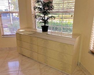 Six-Drawer Dresser - $60 - (68W 20D 30H)