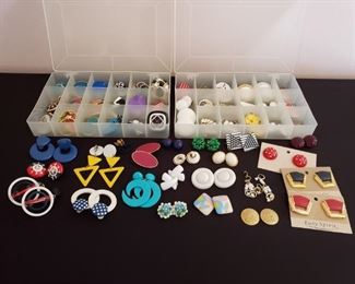 Vintage, Retro & Newer Earrings https://ctbids.com/#!/description/share/207735