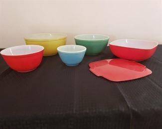 Vintage Pyrex Bowls https://ctbids.com/#!/description/share/210836