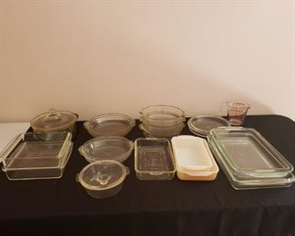 Pyrex & Fire King Dishes https://ctbids.com/#!/description/share/210840