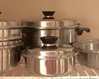 Duncan Hines 9 piece waterless cookware set 