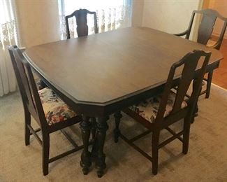 Antique Tomlinson dining table and 4 chairs 