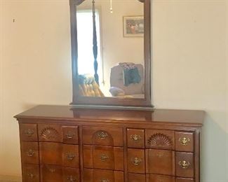 Dresser with mirror 