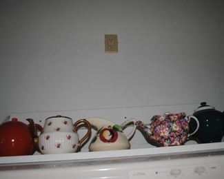 Tea ptos - Bauer, Purinton, English  and Hall (?) has tea strainer