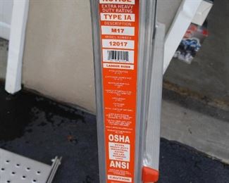 heavy duty folding ladder 17 ft