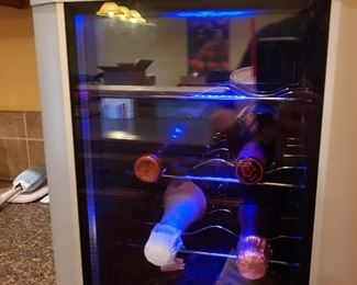 Danby Matre'D 6 bottle wine cooler