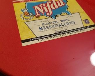 Vintage Nifda marshmellow tin