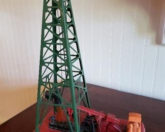 Vintage Lionel #455 oil derrick and pump