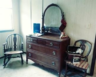 'Huntley' dresser w/mirror