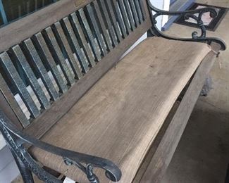 Out door bench - good condition