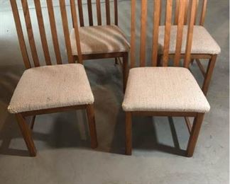 Bassett table chairs