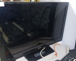 40" flat screen TV