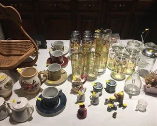 Glassware, tea sets, figurines