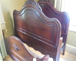 Twin bed in beautiful mahogany by Davis