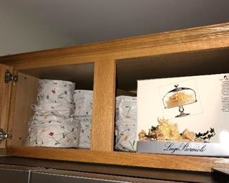 FOOTED CAKE PLATE WITH DOME COVER