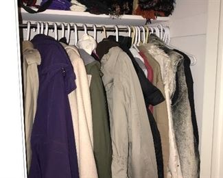 WOMEN'S CLOTHING SIZE LARGE