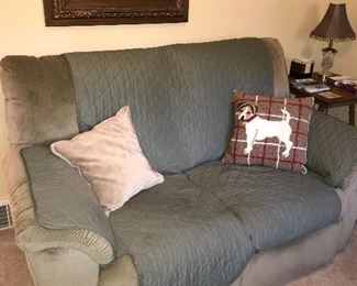 RECLINING LOVESEAT