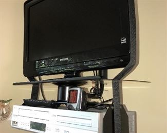 PHILLIPS HDTV AND VCR/VHS PLAYER
