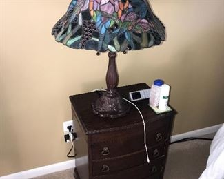 STAINED GLASS TABLE LAMP