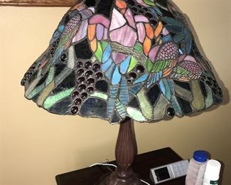 STAINED GLASS TABLE LAMP