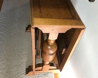 VINTAGE CONSOLE DROP LEAF GATE-LEG TABLE