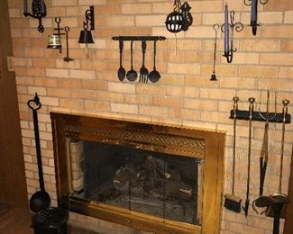 ANTIQUE AND VINTAGE FIREPLACE ACCESSORIES