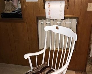 ROCKING CHAIR